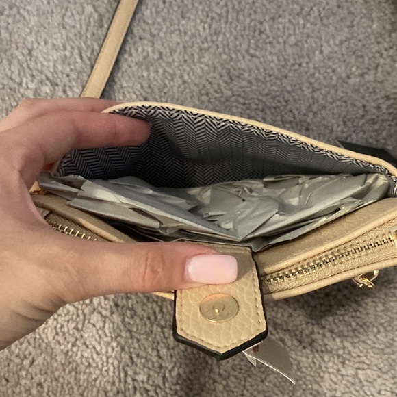 Tan crossbody bag - Picture 3 of 5